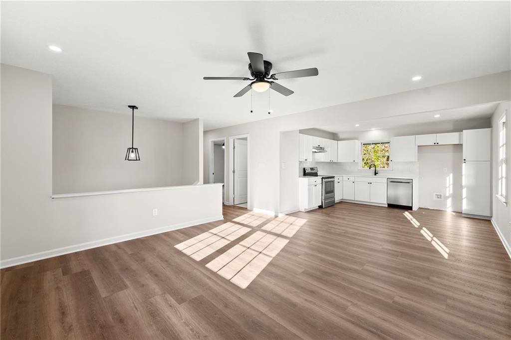 109 Tall Tree Road Athens, GA 30606 - Photo 3 of 33 a view of an empty room and window