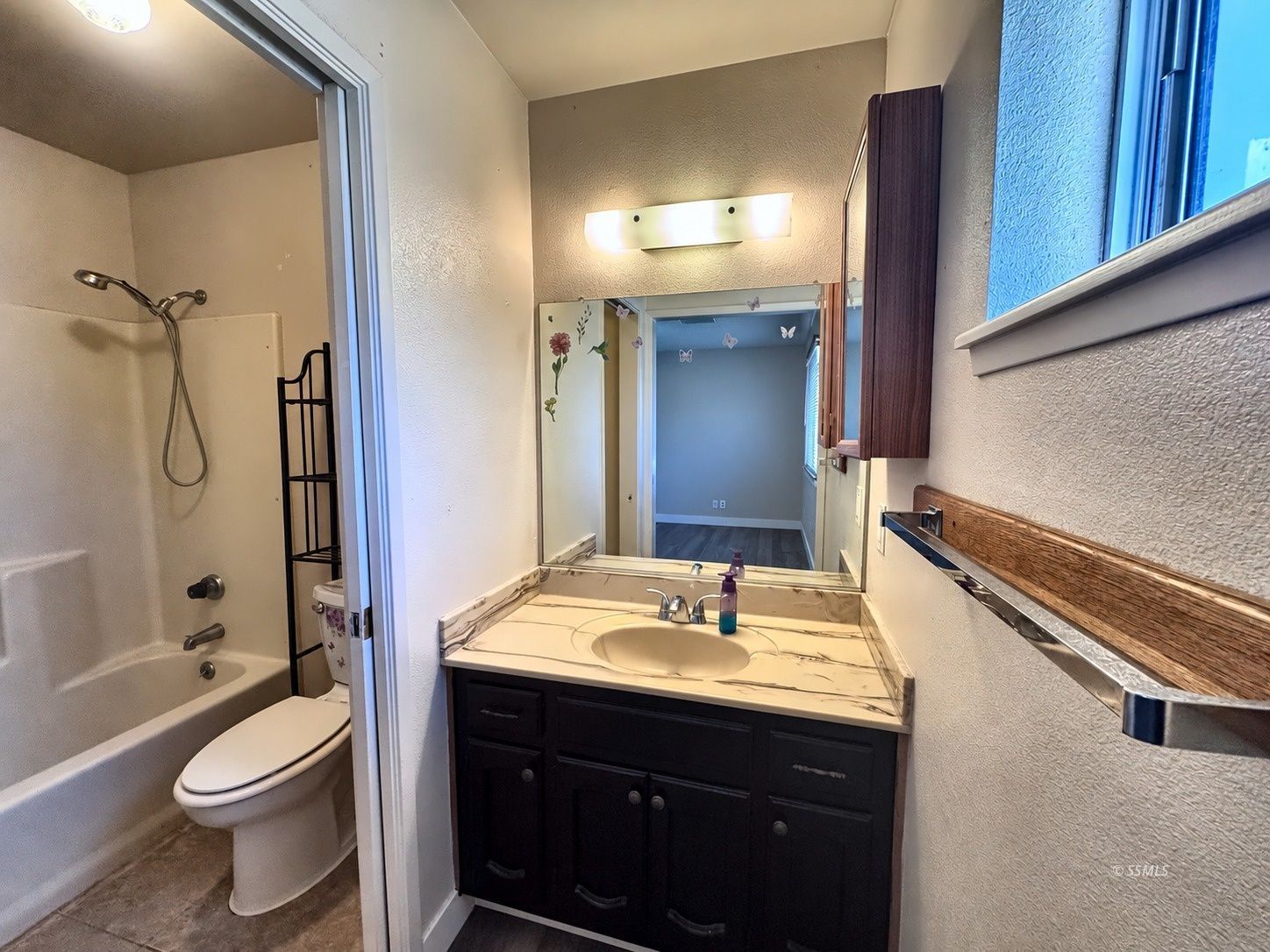 625 South Lakeview Court Ridgecrest, CA 93555 - Photo 11 of 21 Gallery Image 11