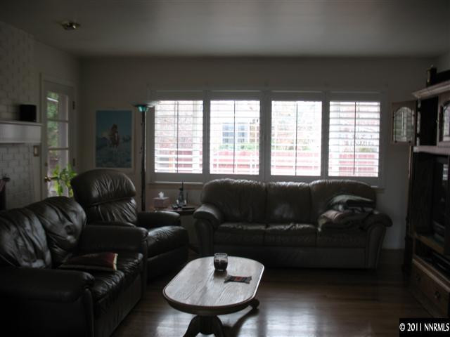 905 Robin Street Reno, NV 89509 - Photo 6 of 8 a living room with furniture and a window