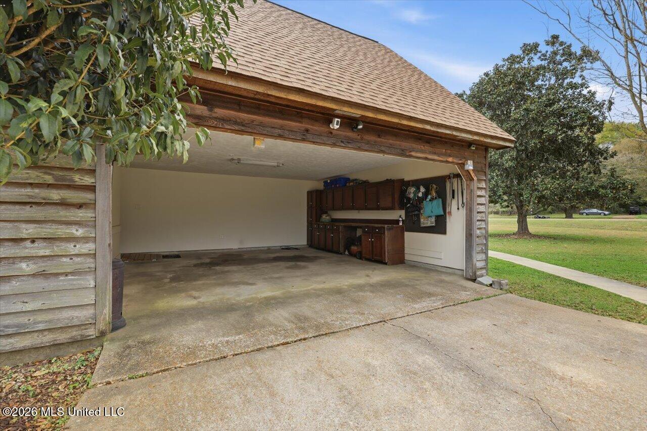 101 Country Meadow Road Clinton, MS 39056 - Photo 11 of 64 08-101 Country Meadow Rd _ Home Tours MS