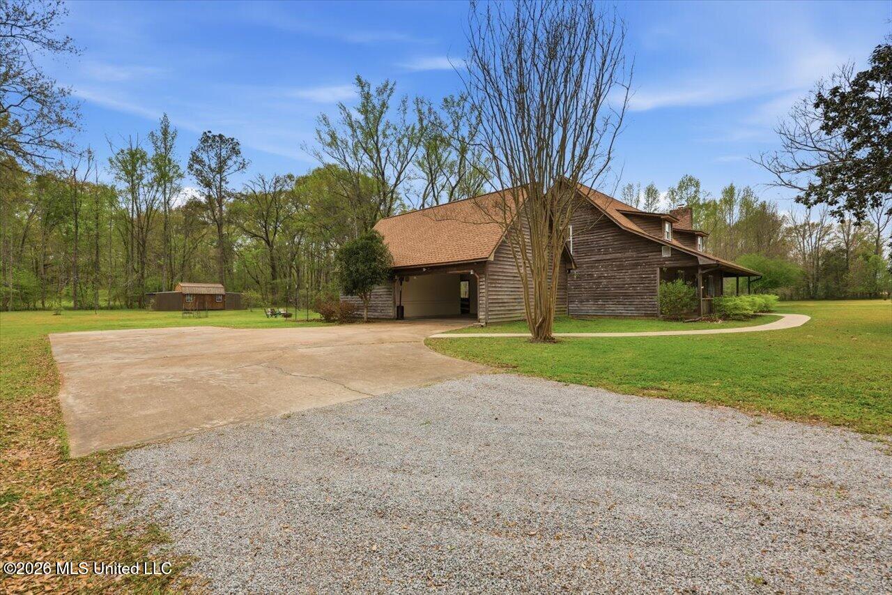 101 Country Meadow Road Clinton, MS 39056 - Photo 12 of 64 09-101 Country Meadow Rd _ Home Tours MS