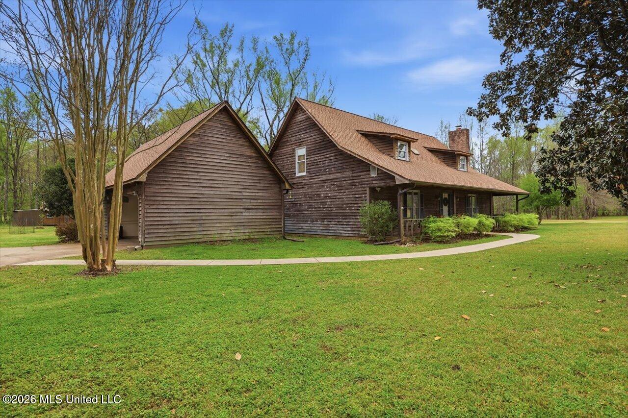 101 Country Meadow Road Clinton, MS 39056 - Photo 2 of 64 02-101 Country Meadow Rd _ Home Tours MS