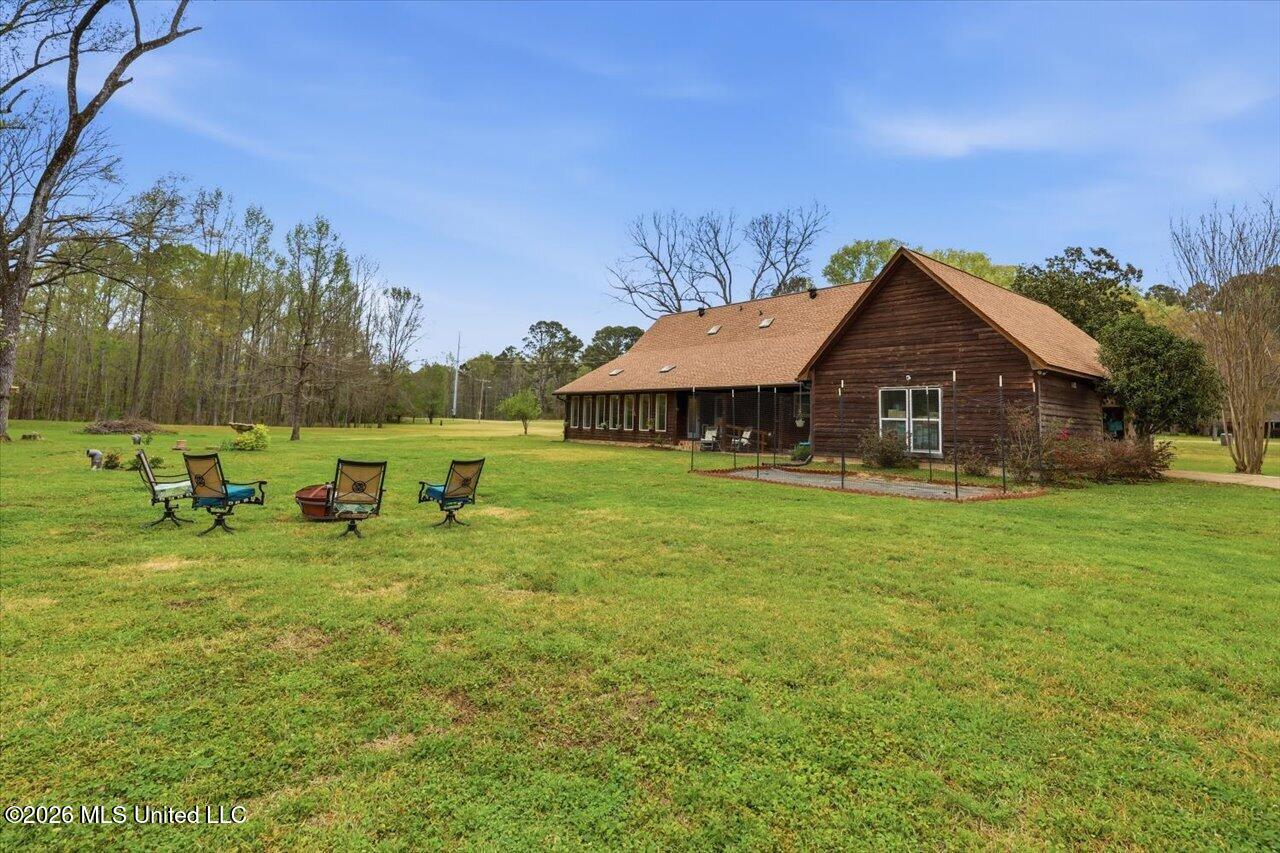 101 Country Meadow Road Clinton, MS 39056 - Photo 46 of 64 45-101 Country Meadow Rd _ Home Tours MS