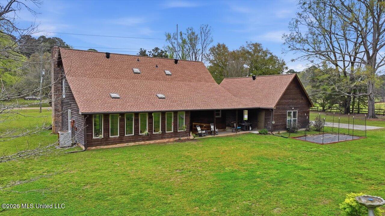 101 Country Meadow Road Clinton, MS 39056 - Photo 62 of 64 77-101 Country Meadow Rd _ Home Tours MS