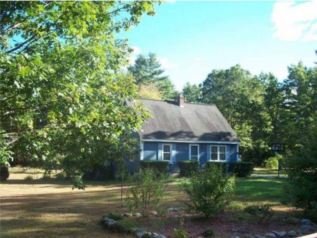 348 Country Club 3 Road Sanford, ME 04073 - Photo 3 of 25 Gallery Image 3