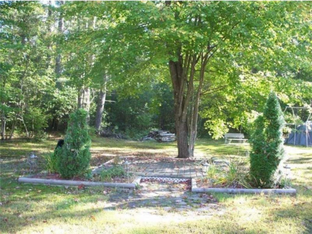 348 Country Club 3 Road Sanford, ME 04073 - Photo 24 of 25 Gallery Image 24