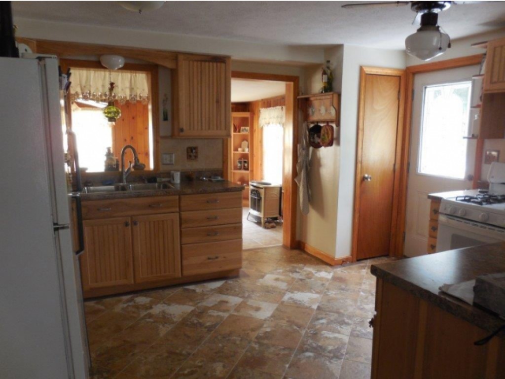 348 Country Club 3 Road Sanford, ME 04073 - Photo 7 of 25 Gallery Image 7