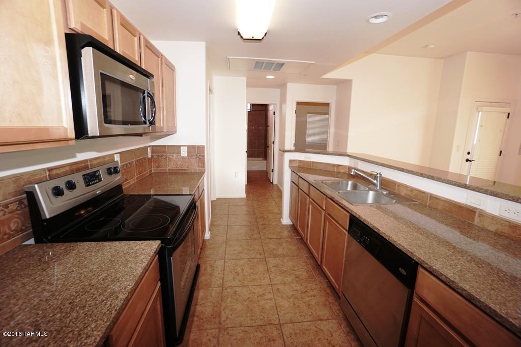 2018 East River Road, Unit 105 Tucson, AZ 85718 - Photo 3 of 9