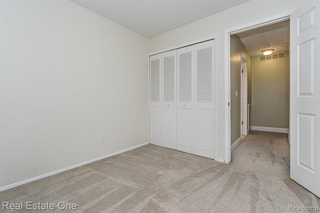 282 1st Street Rochester, MI 48307 - Photo 18 of 25