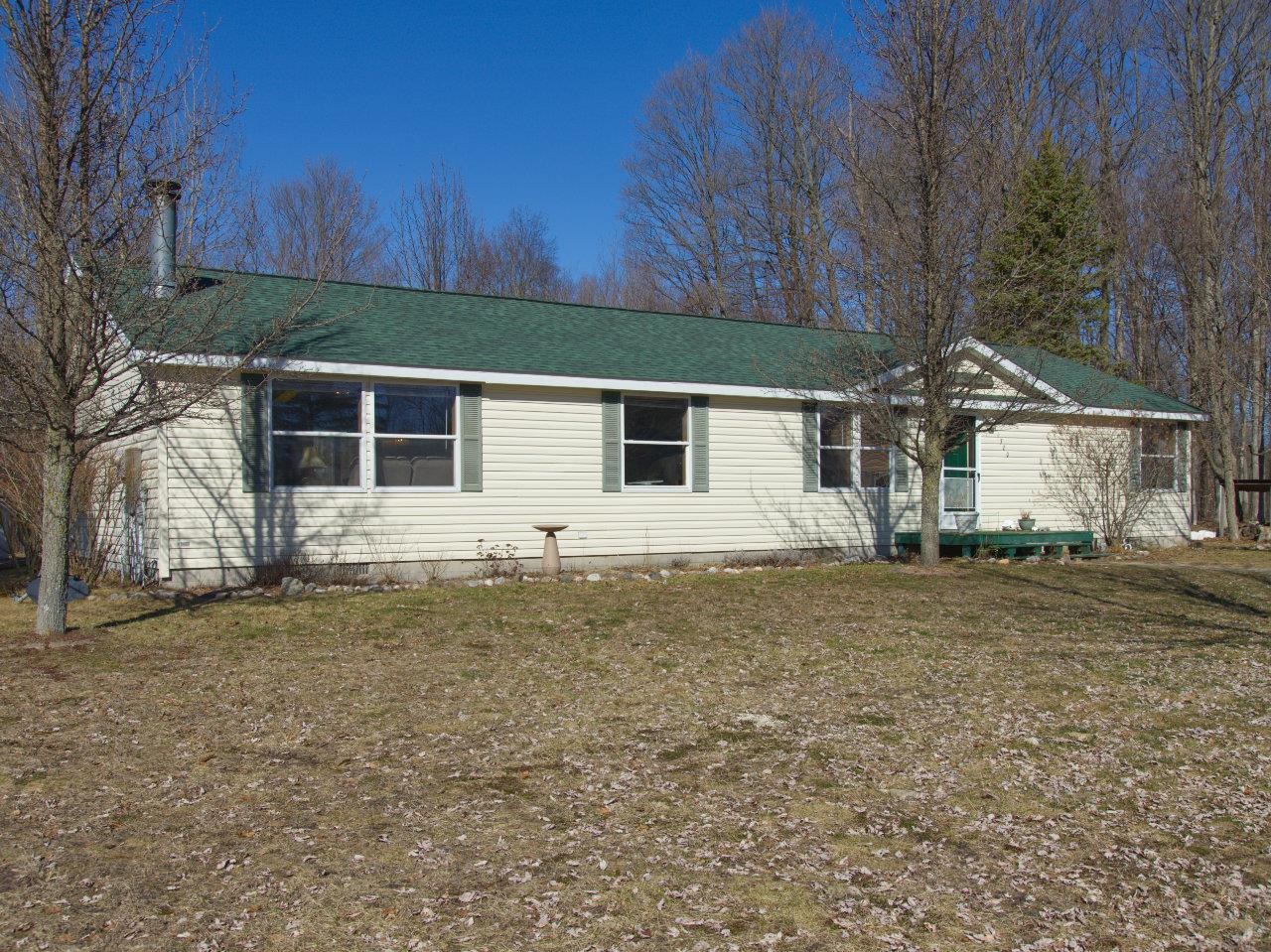 11780 Fewins Road Honor, MI 49640 - Photo 2 of 36