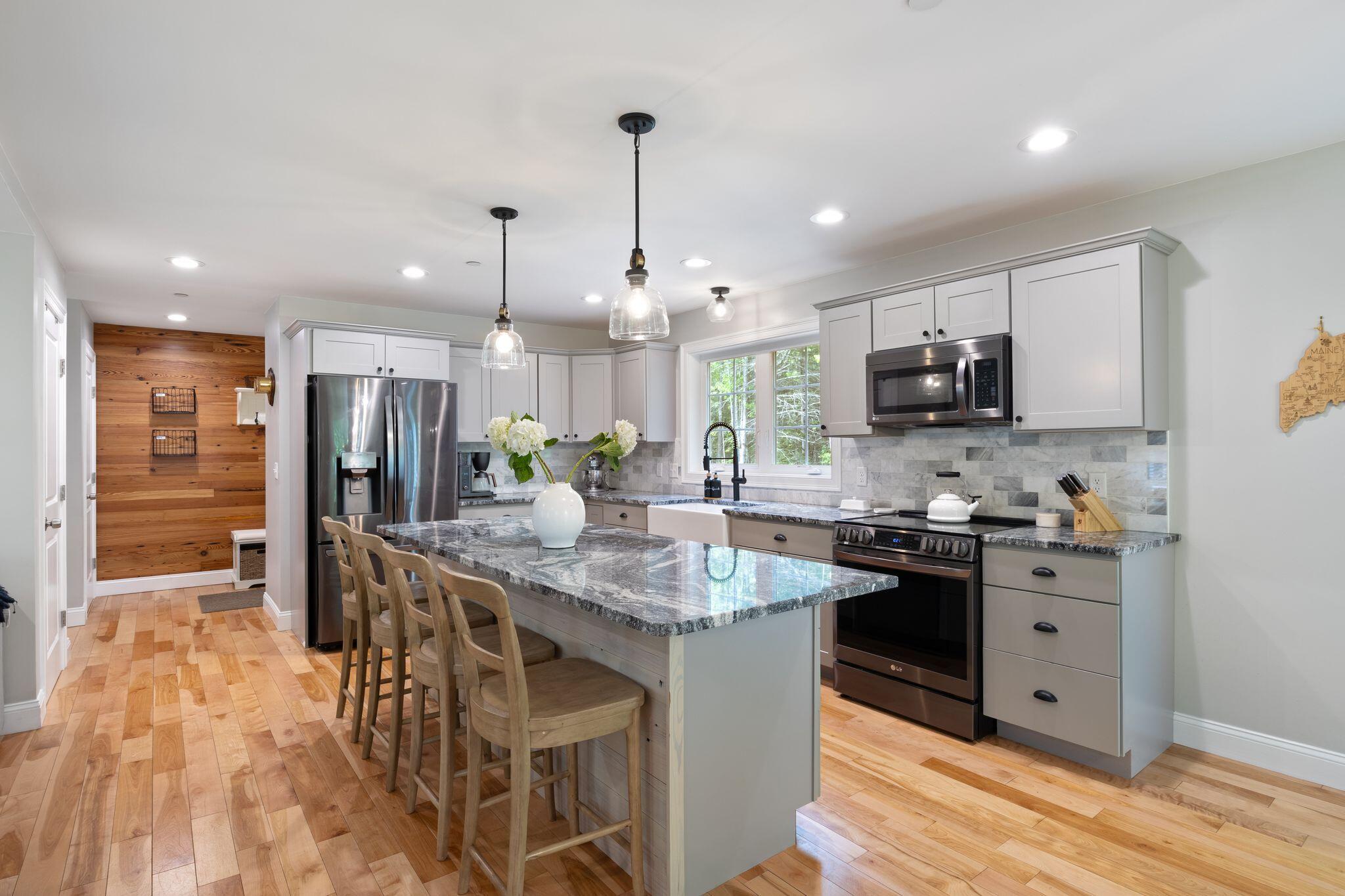 25 Leonards Way Windham, ME 04062 - Photo 8 of 61 25_Leonards_Way_042