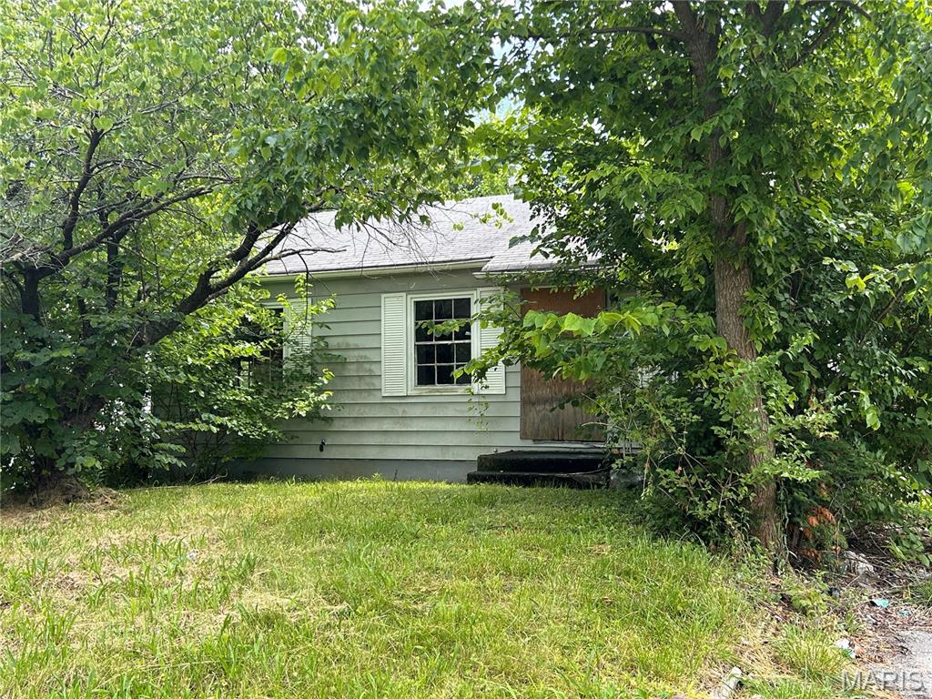 442 Cameron Road St. Louis, MO 63137 - Photo 1 of 2