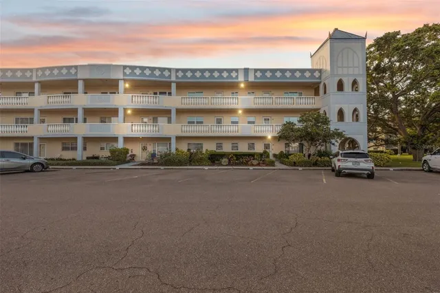 $325,000 | 2221 Swedish Drive, Unit 55, Clearwater, FL 33763