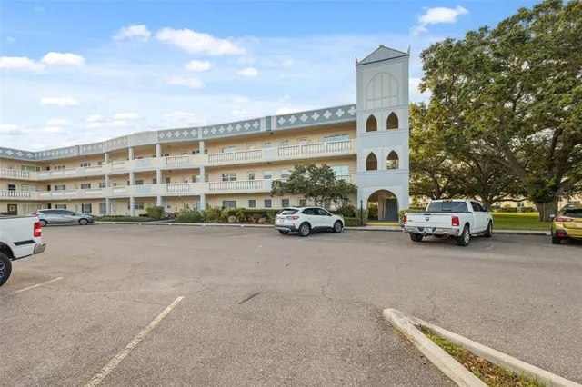 $325,000 | 2221 Swedish Drive, Unit 55, Clearwater, FL 33763
