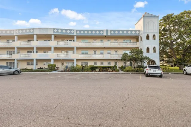 $325,000 | 2221 Swedish Drive, Unit 55, Clearwater, FL 33763