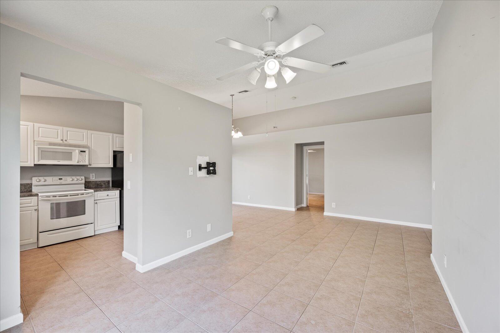 8917 Southwest Caprice Circle Stuart, FL 34997 - Photo 14 of 37 15-DSC_2481