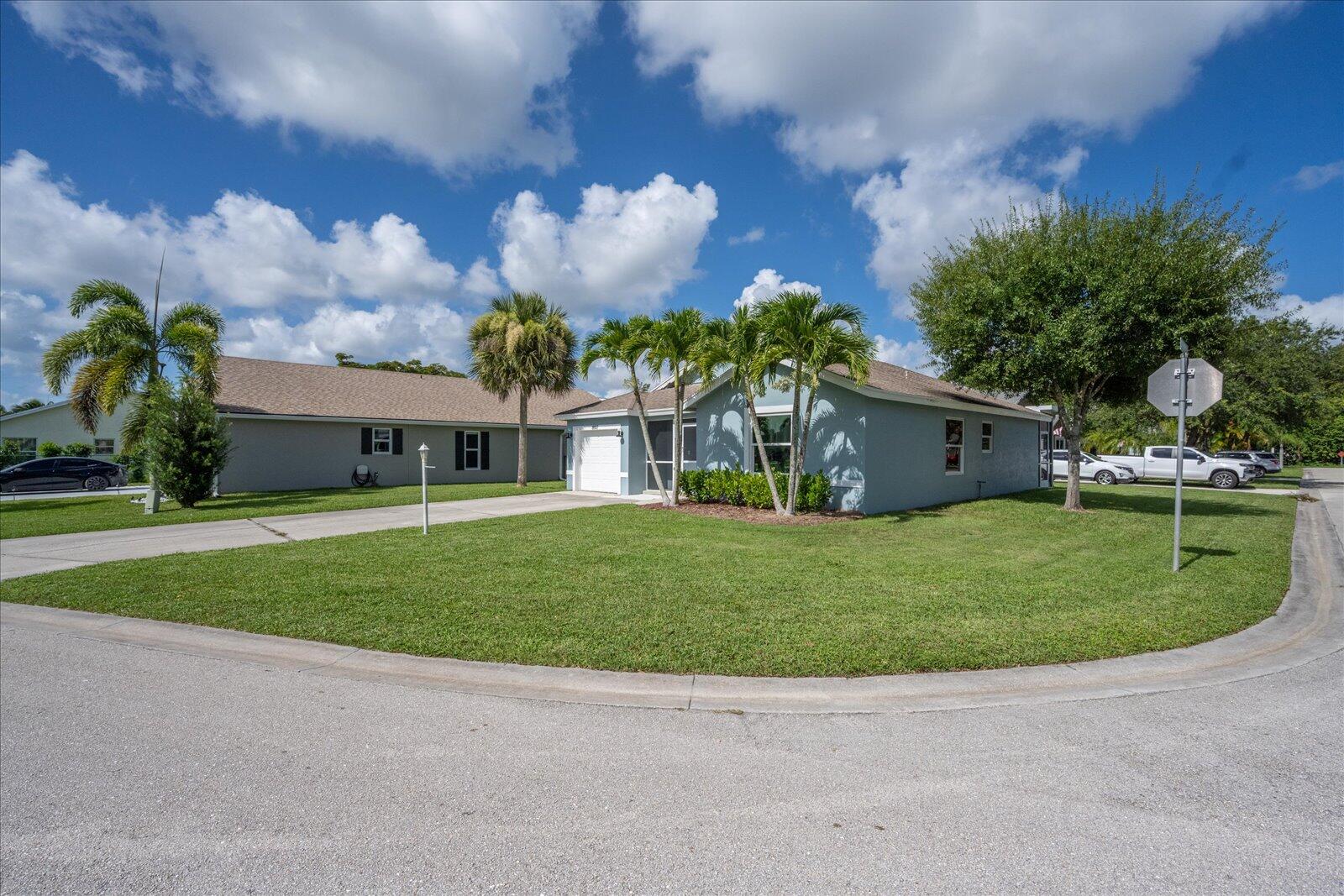 8917 Southwest Caprice Circle Stuart, FL 34997 - Photo 33 of 37 34-DSC_2422