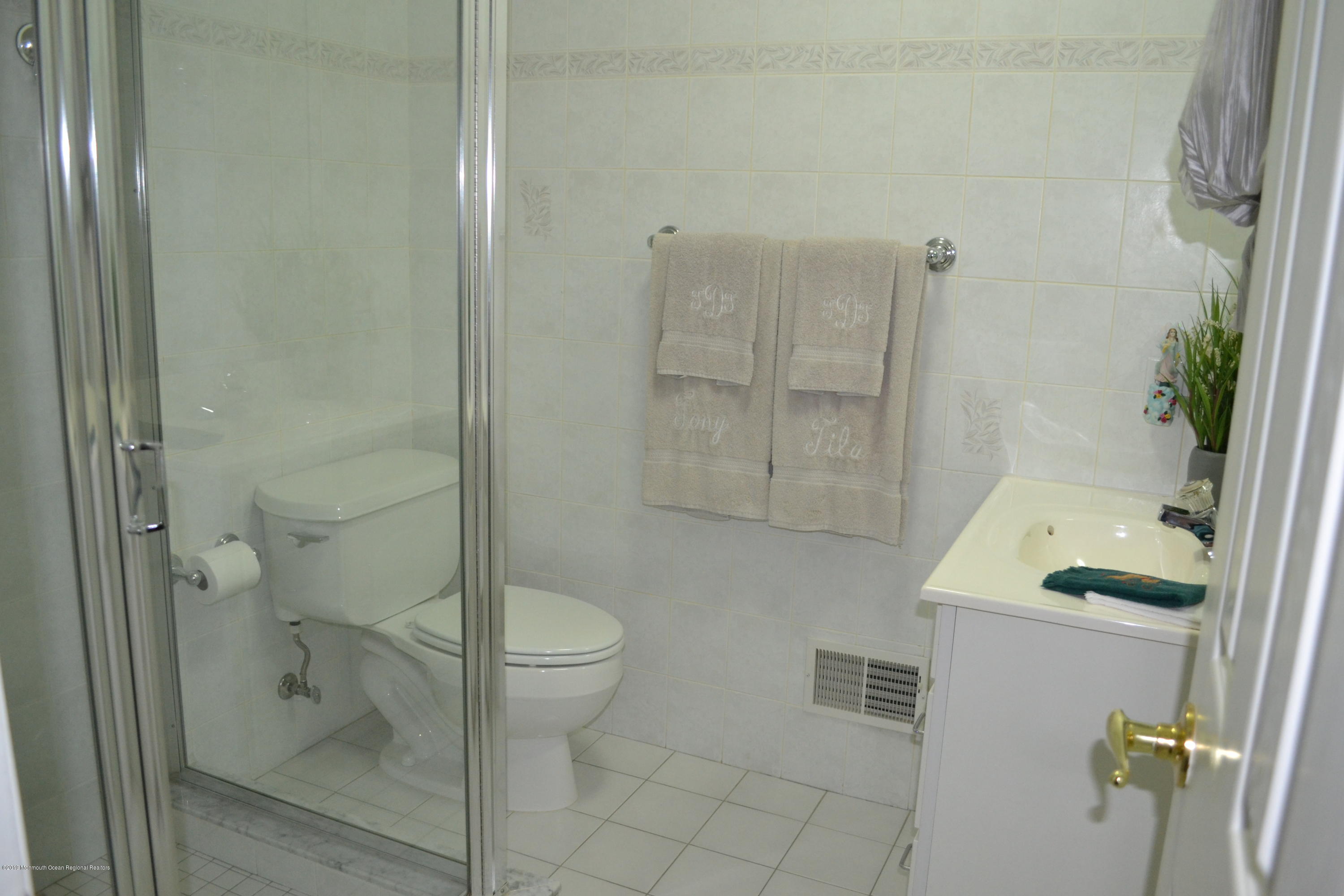 1 Walling Road Freehold, NJ 07728 - Photo 25 of 45 26
