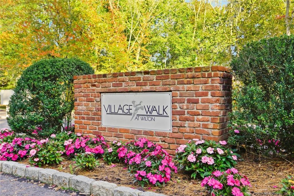 Welcome to Village Walk in Wilton! Peaceful, Convenient Location!