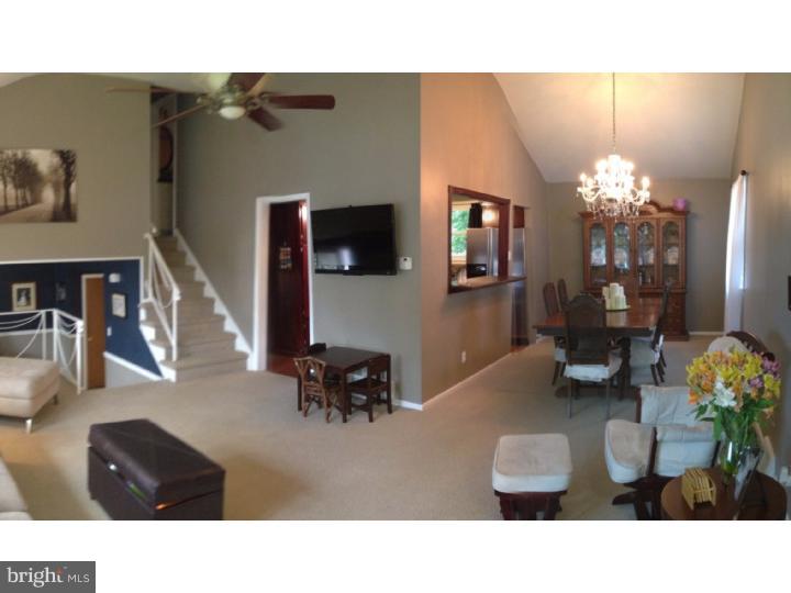 9708 Laramie Road Philadelphia, PA 19115 - Photo 4 of 19 Living Room