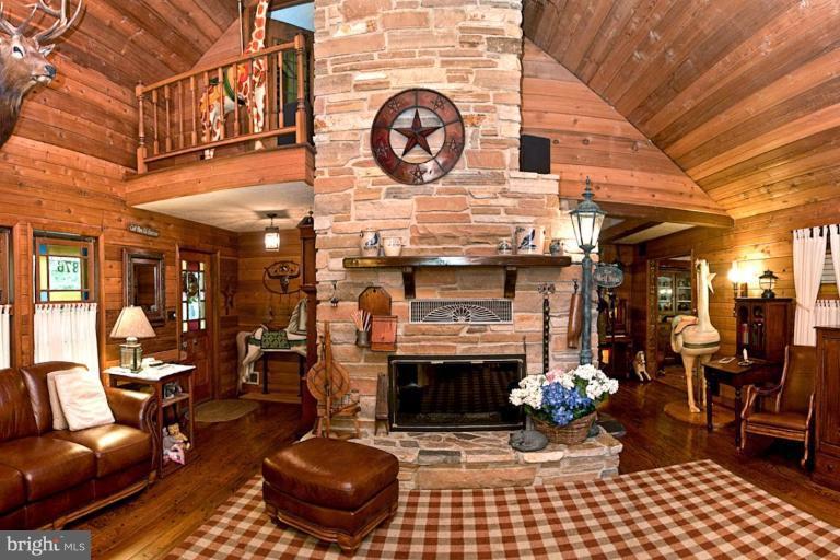 876 Sycamore Hill Road Severn, MD 21144 - Photo 2 of 30 Living Room