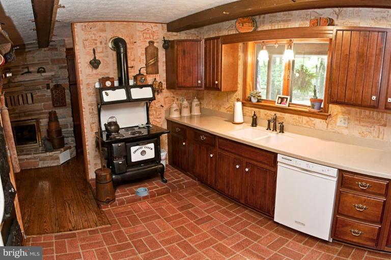 876 Sycamore Hill Road Severn, MD 21144 - Photo 5 of 30 Kitchen