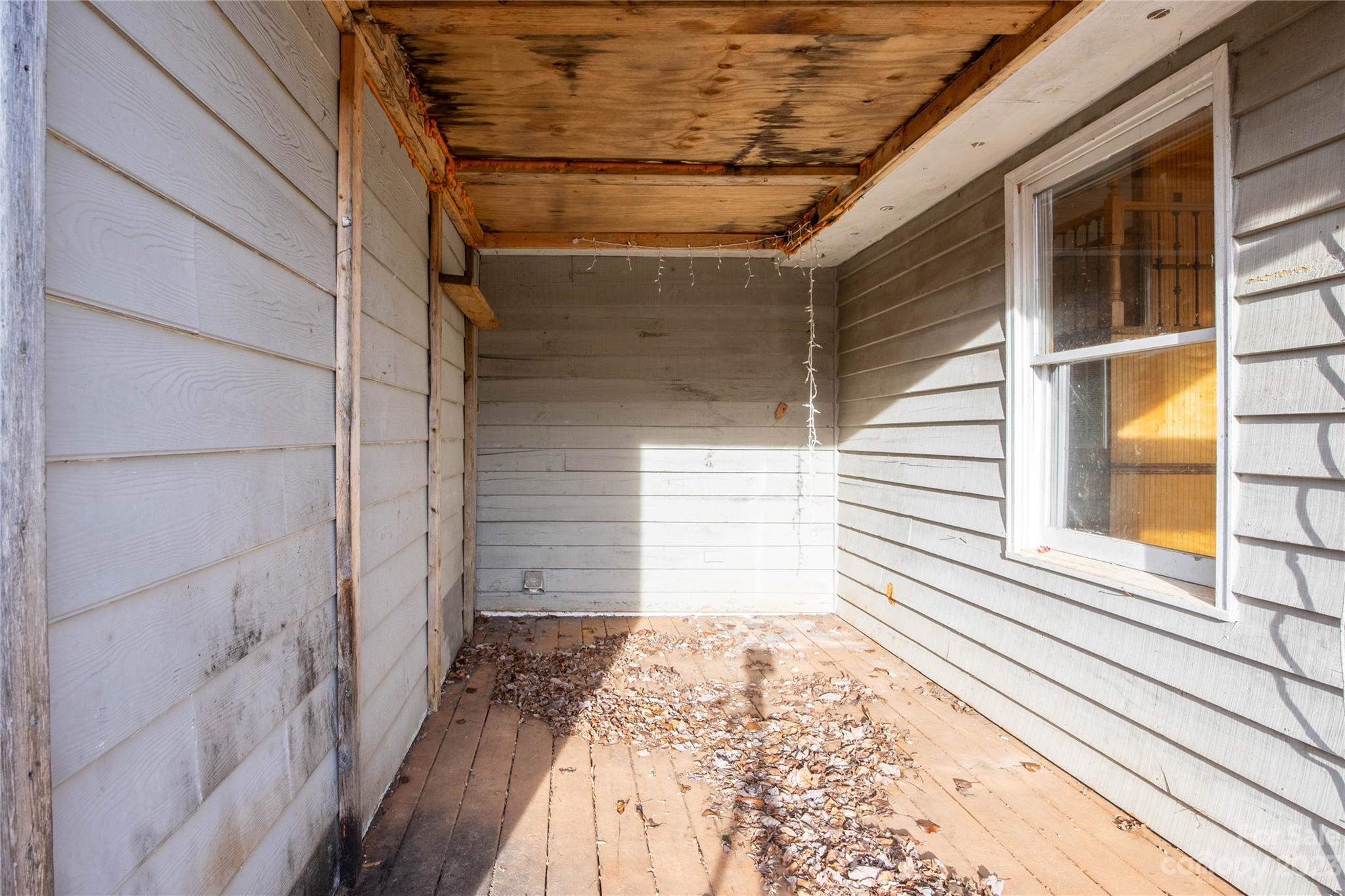 3954 Highway 80 Bakersville, NC 28705 - Photo 28 of 34 a view of a porch