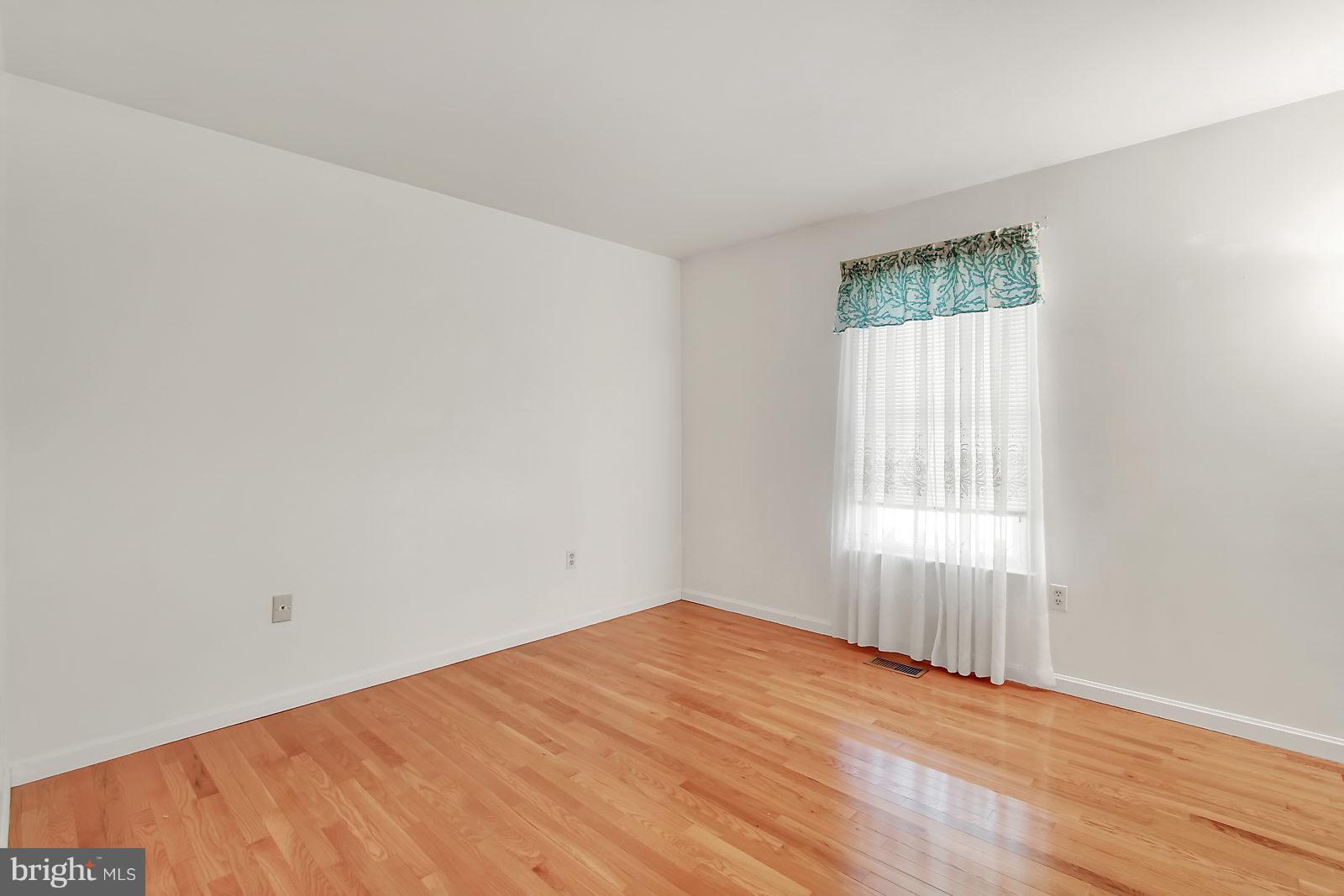 7846 North Cove Road Baltimore, MD 21219 - Photo 18 of 30 Bedroom