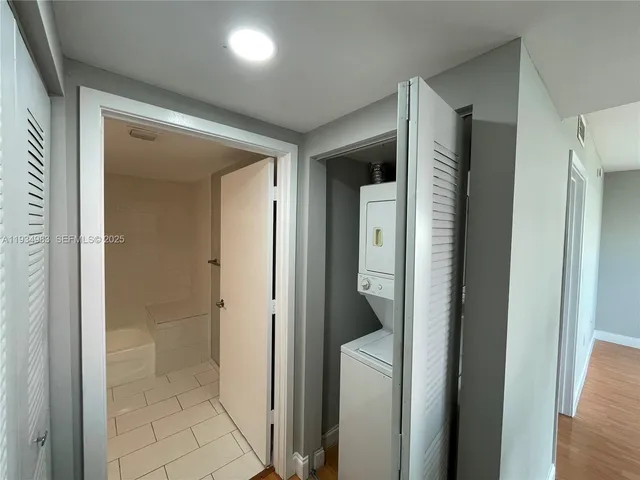 $2,600 | 2740 Southwest 28th Terrace, Unit 702, Miami, FL 33133