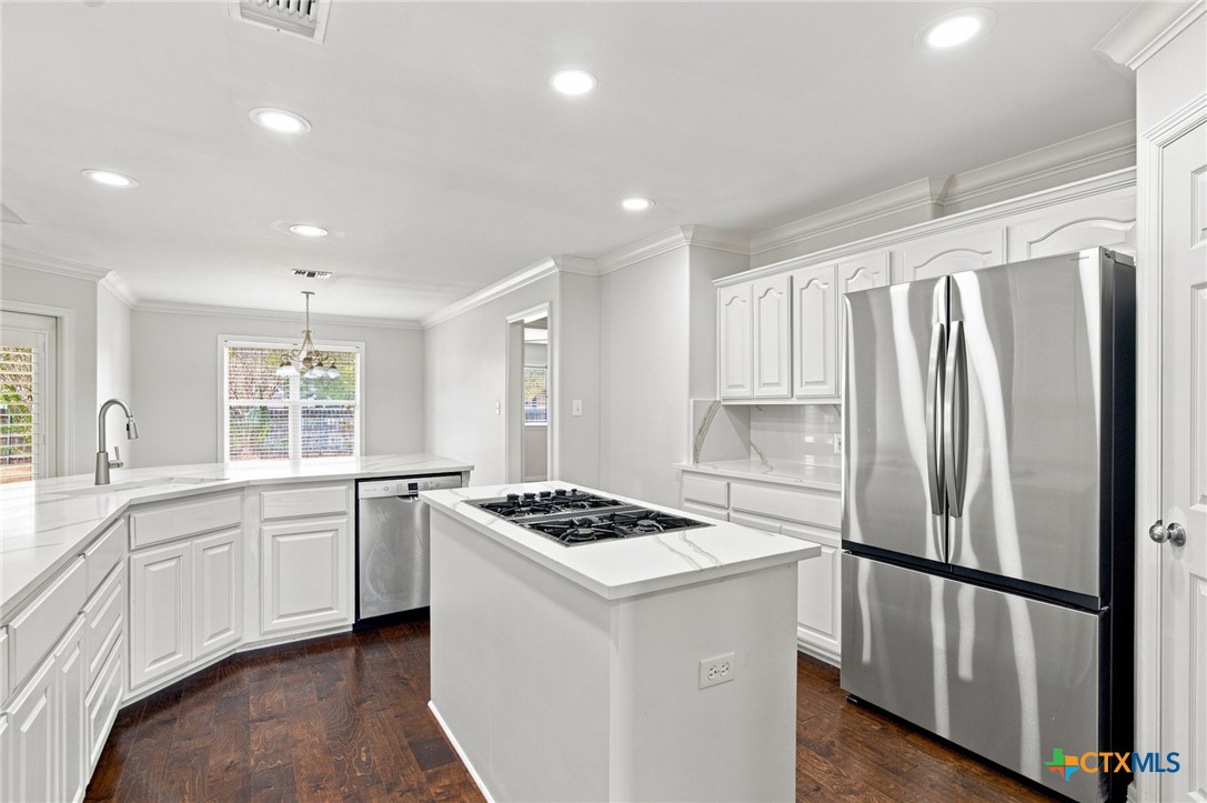202 Ridge View Victoria, TX 77904 - Photo 12 of 46 Gallery Image 12