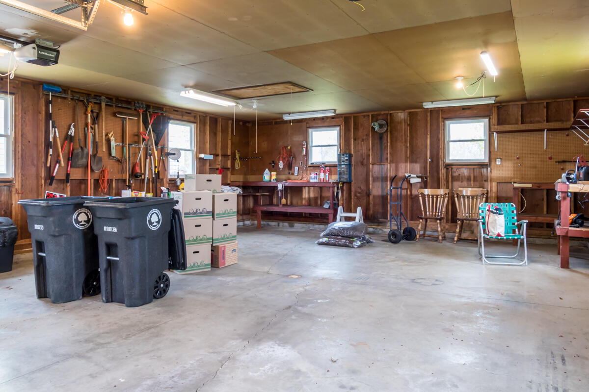 800 North Road Yarmouth, ME 04096 - Photo 52 of 60 52-Garage (3 of 3)
