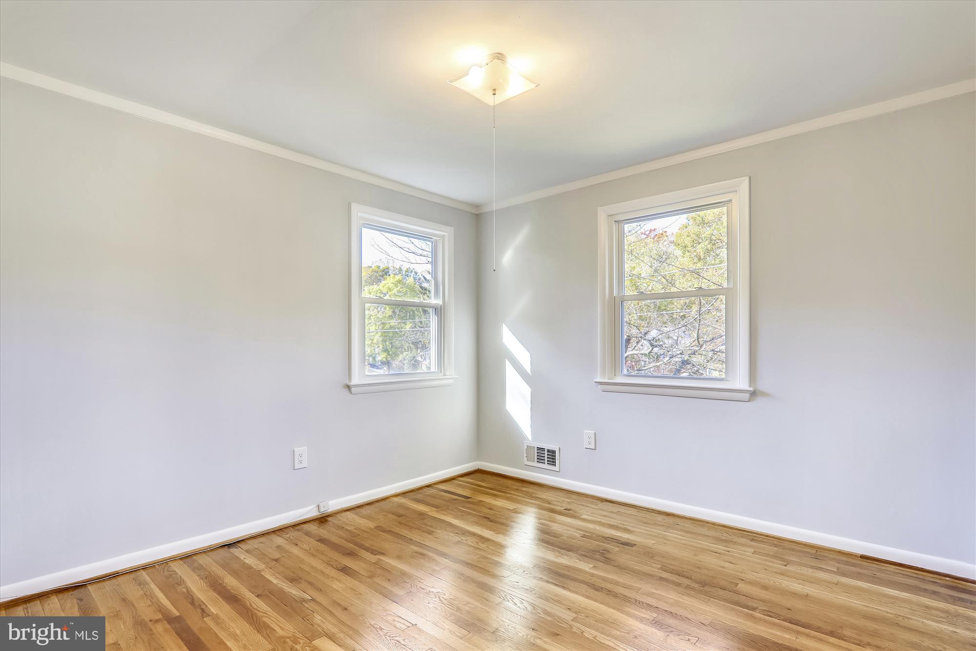 16111 Jerald Road Laurel, MD 20707 - Photo 17 of 46 3rd bedroom upper level