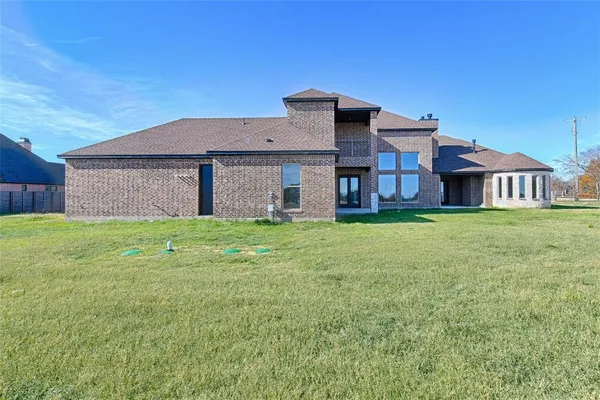 a front view of house with yard