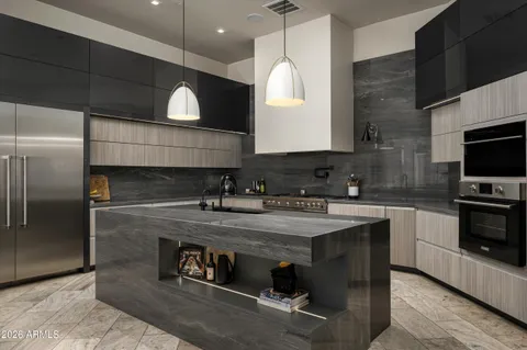 $7,995,000 | 8700 North 55th Place, Paradise Valley, AZ 85253