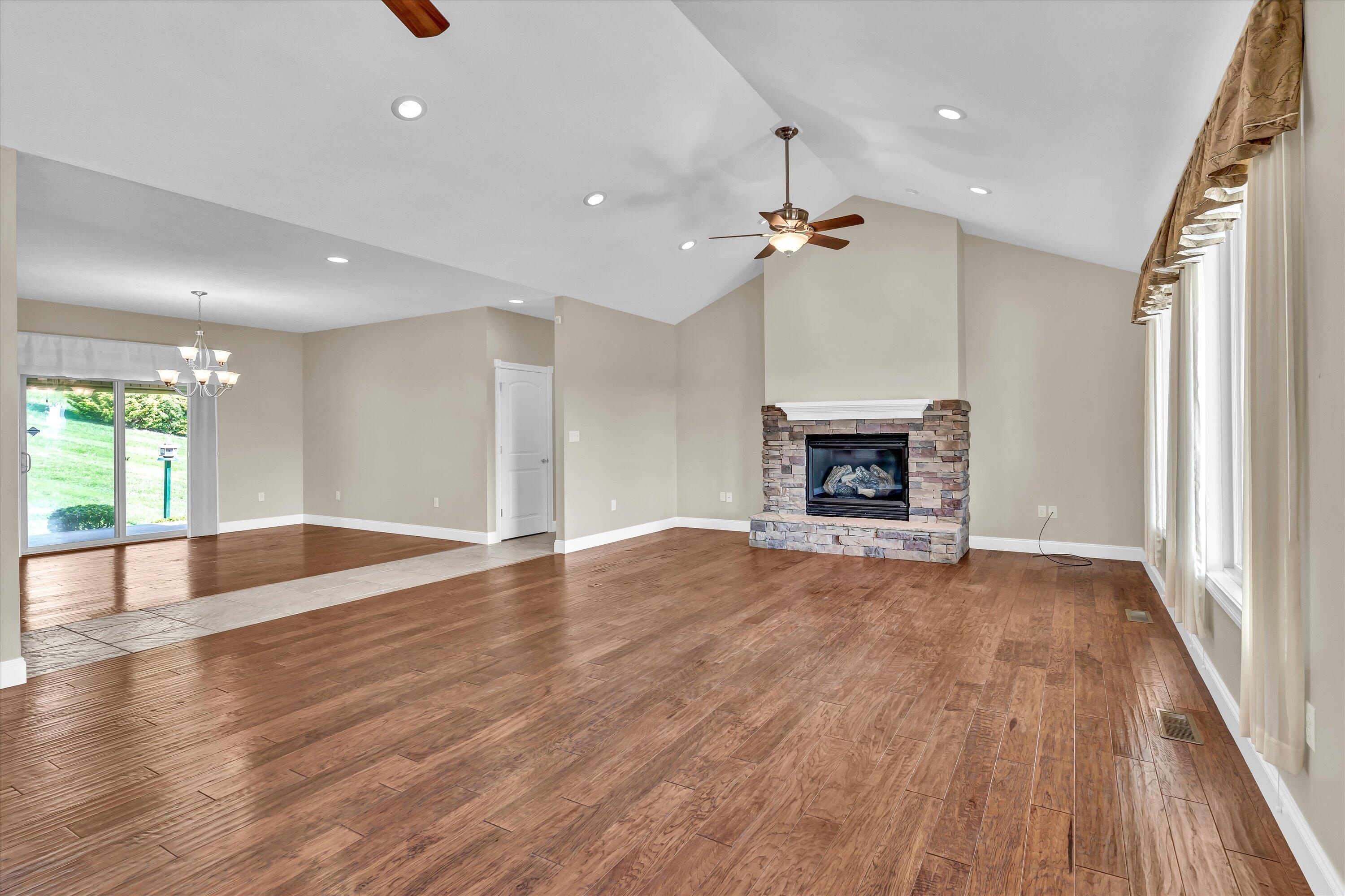 2411 Starboard Crest Road Morristown, TN 37814 - Photo 5 of 63 08-2411 Starboard Crest Rd-8