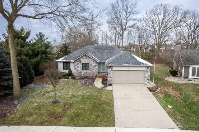 10703 Oak Crossing, Fort Wayne, IN 46845