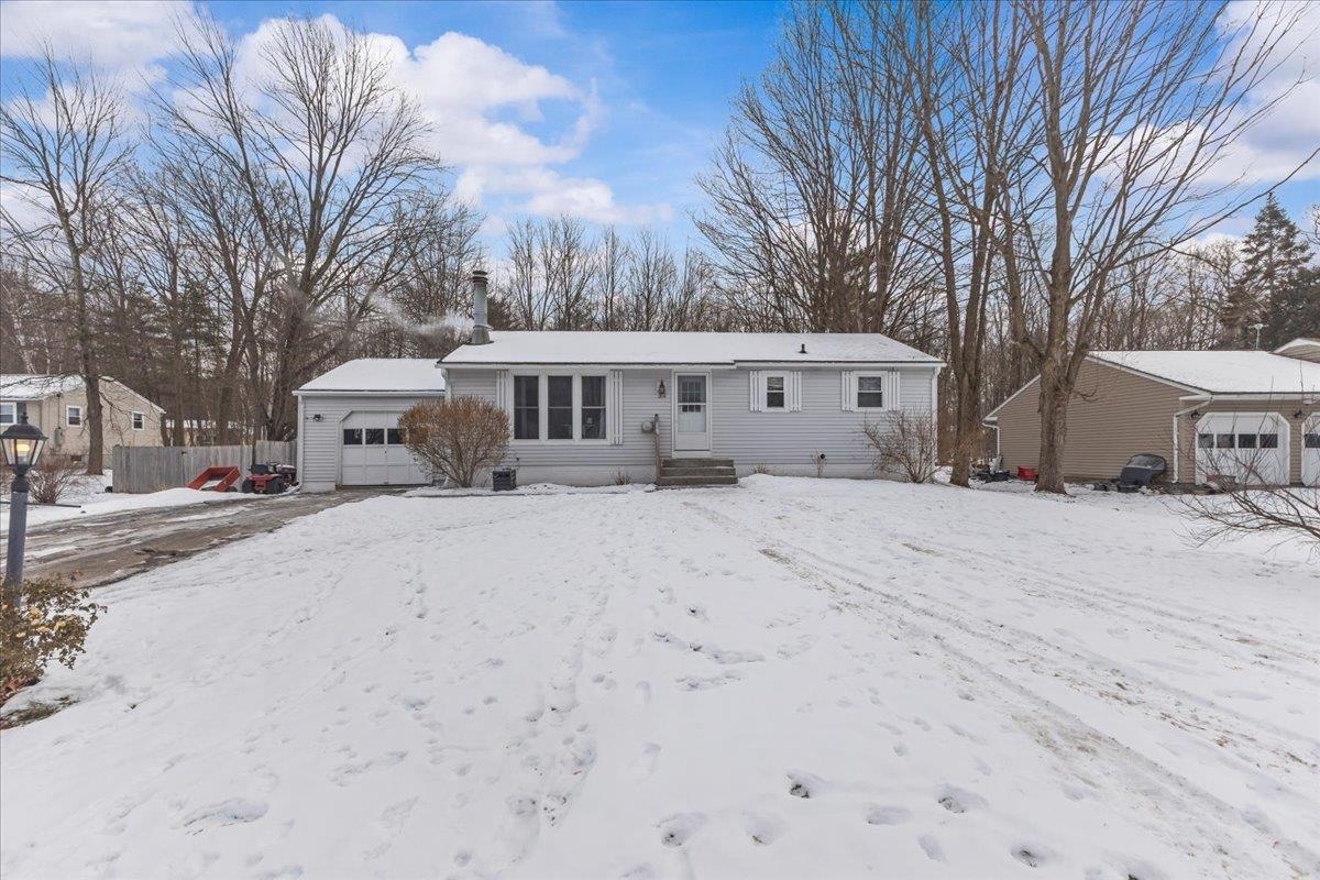 204 Meadow Drive Colchester, VT 05446 - Photo 1 of 27