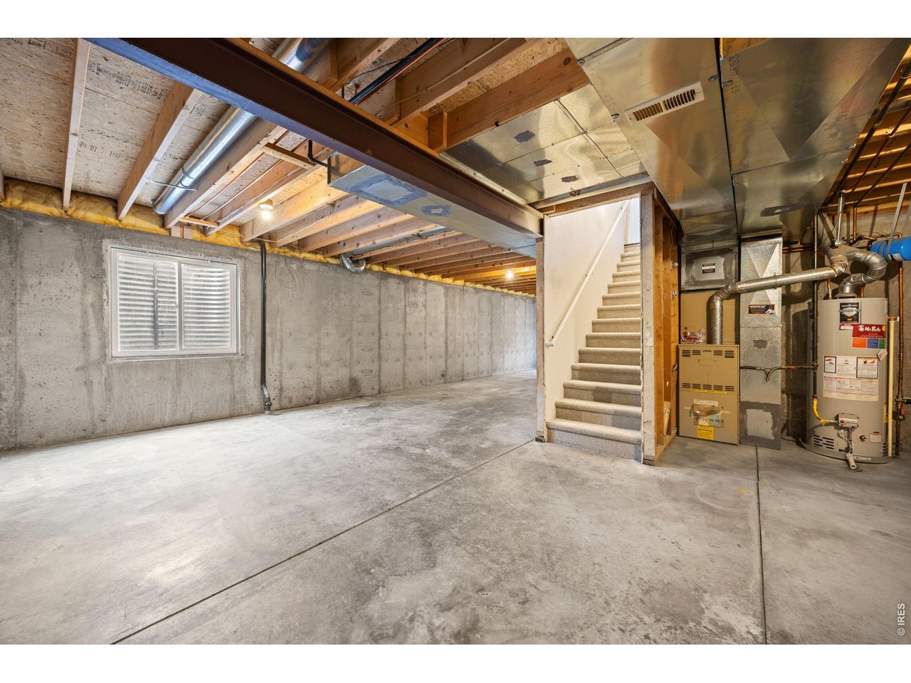 4927 30th Street Greeley, CO 80634 - Photo 25 of 35 a view of a garage