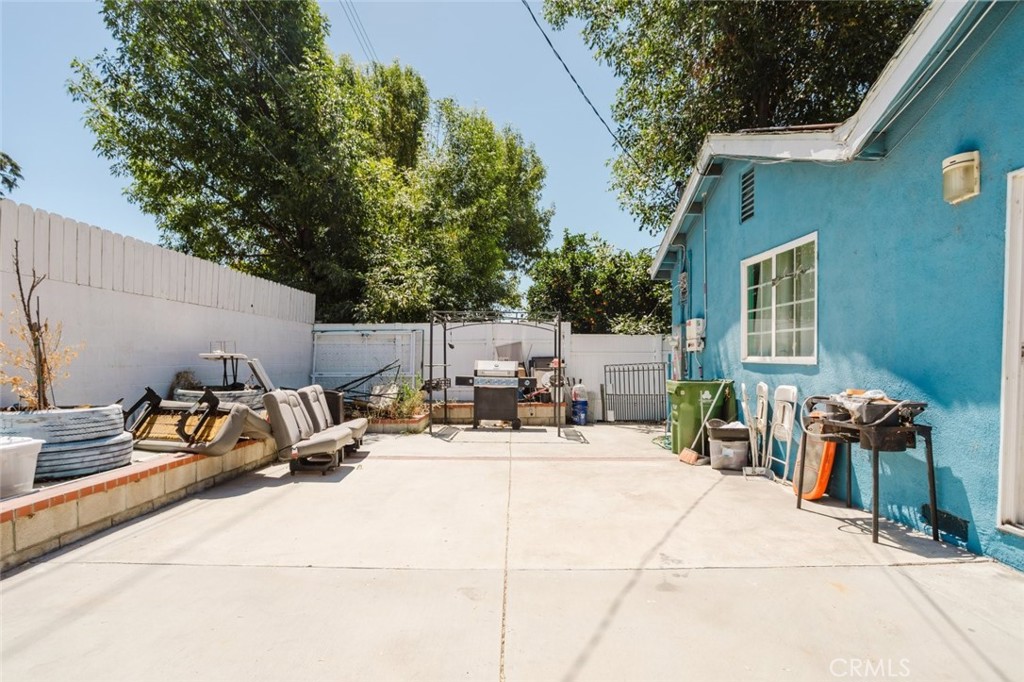 11338 Dronfield Avenue Pacoima, CA 91331 - Photo 29 of 46