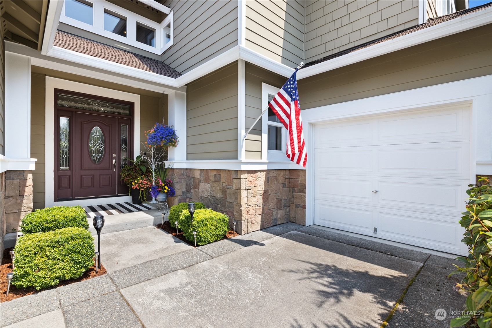 27746 Maple Ridge Way Southeast Maple Valley, WA 98038 - Photo 3 of 37 a front view of a house