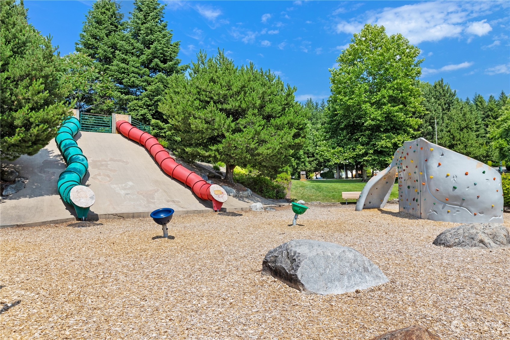 27746 Maple Ridge Way Southeast Maple Valley, WA 98038 - Photo 36 of 37 a view of outdoor space with garden and entertaining space
