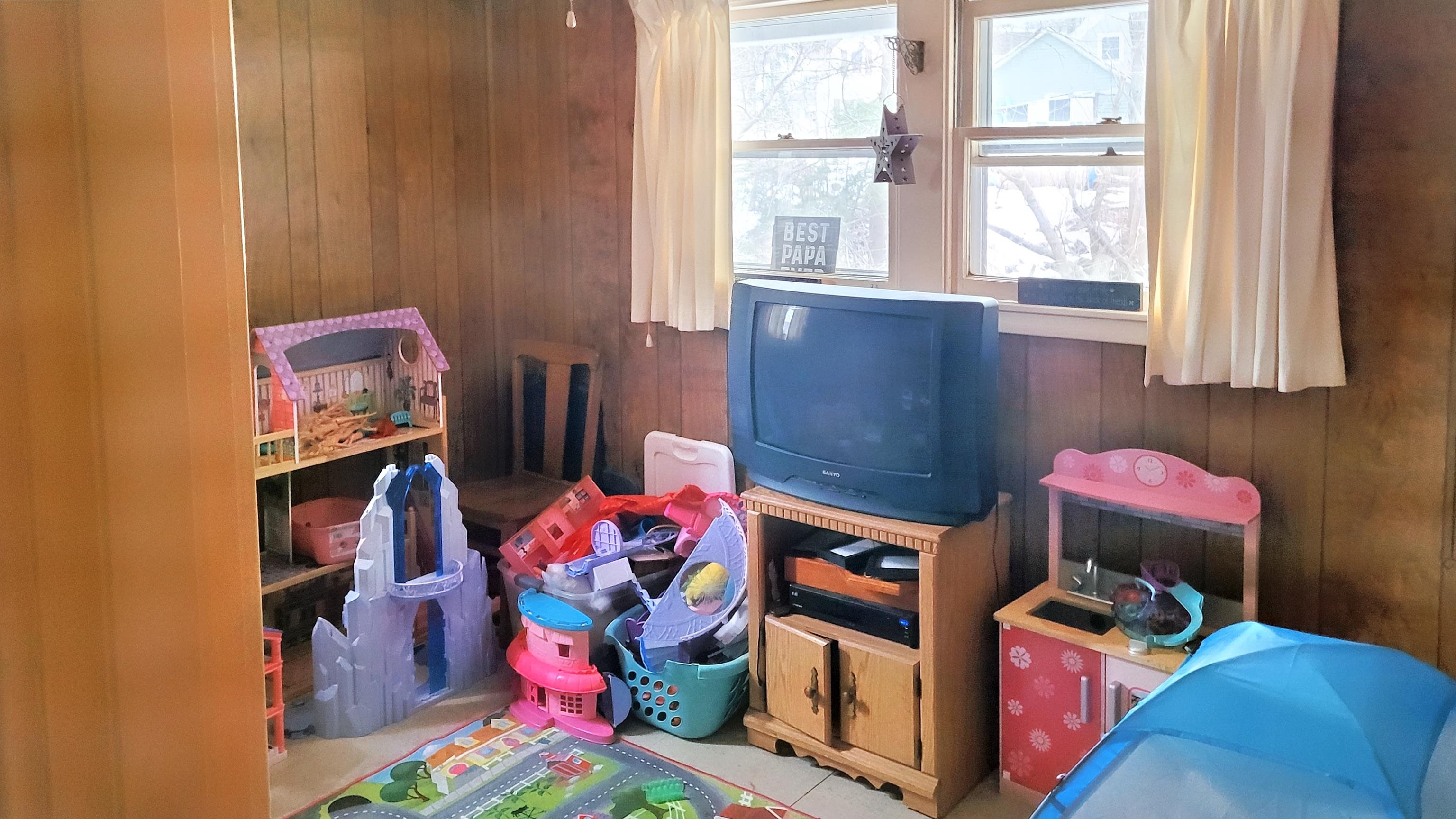 4 Lamson Avenue Springfield, VT 05156 - Photo 8 of 11