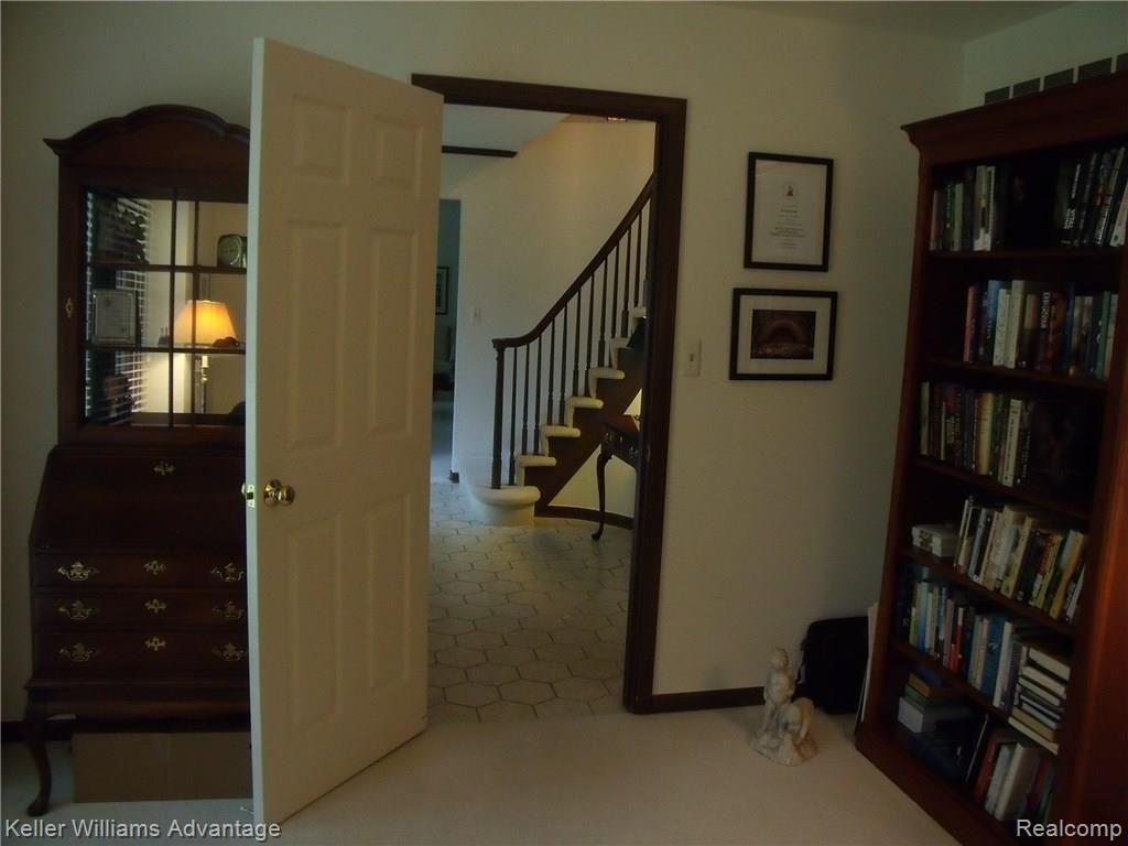 36941 Fox Run Farmington Hills, MI 48331 - Photo 29 of 49
