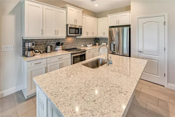 $5,000 | 6954 Avalon Circle, Unit 707, Naples, FL 34112