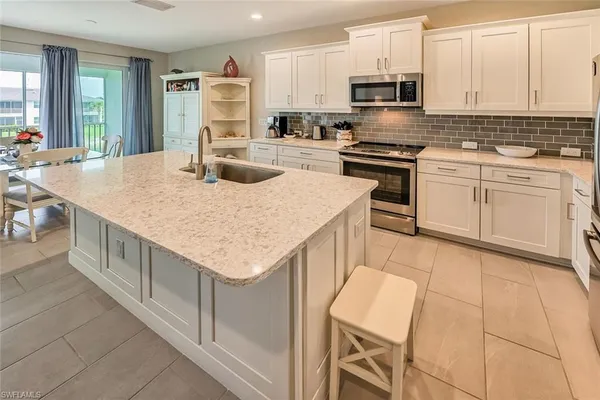 $5,000 | 6954 Avalon Circle, Unit 707, Naples, FL 34112