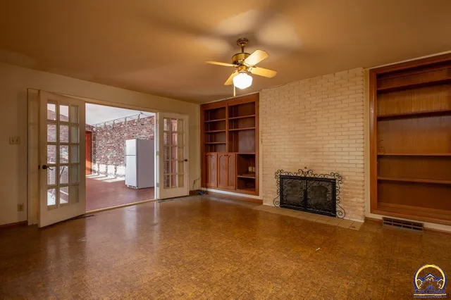 $200,000 | 2865 Southwest MacVicar Avenue, Topeka, KS 66611