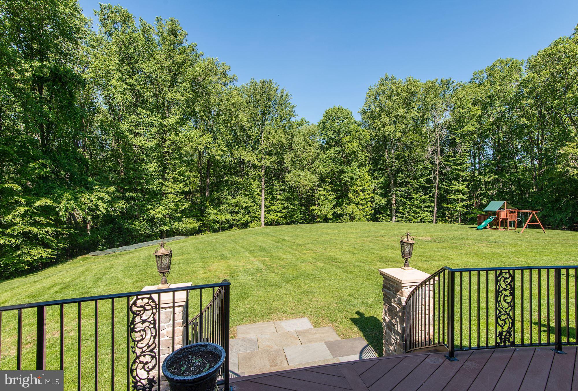 902 Chinquapin Road McLean, VA 22102 - Photo 29 of 30 Exterior (Rear)