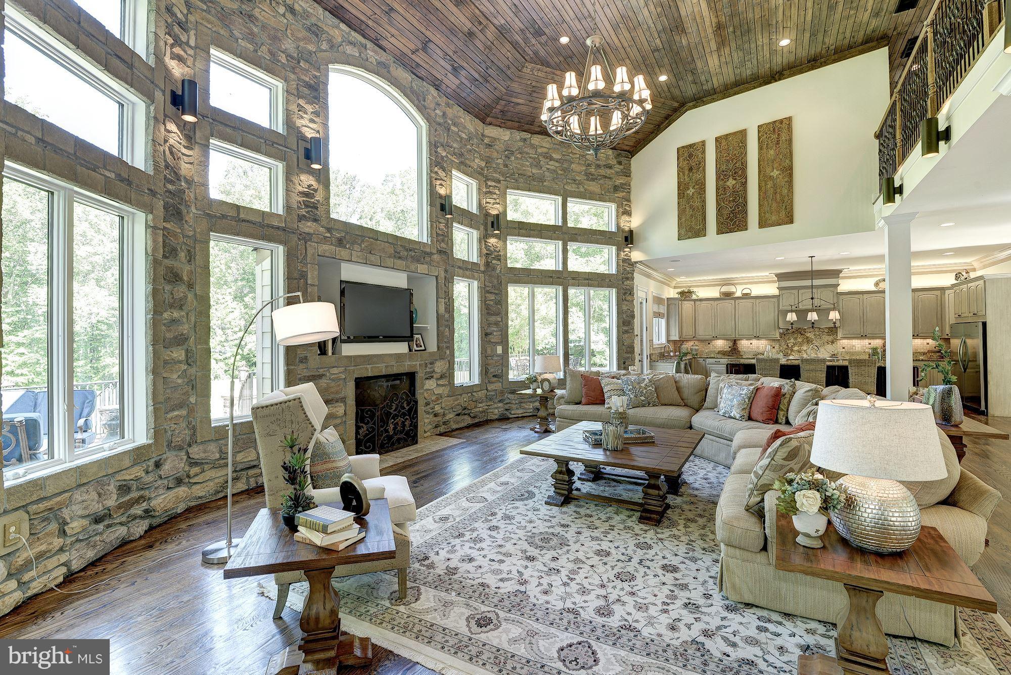 902 Chinquapin Road McLean, VA 22102 - Photo 6 of 30 Family Room
