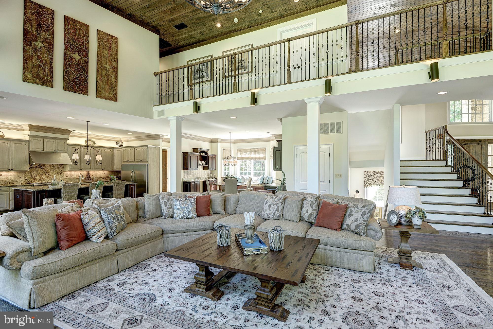 902 Chinquapin Road McLean, VA 22102 - Photo 7 of 30 Family Room