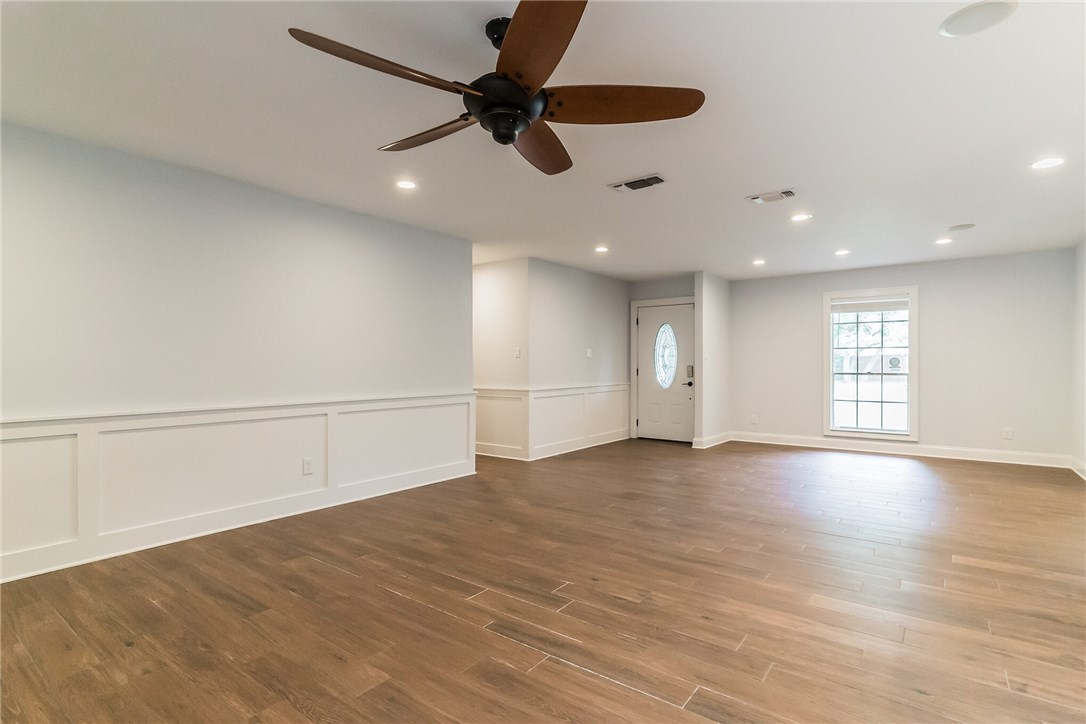 11911 Brookwood Road Austin, TX 78750 - Photo 11 of 30